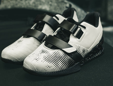 Heels vs. Flats: Which Shoes Are Better for Squatting?