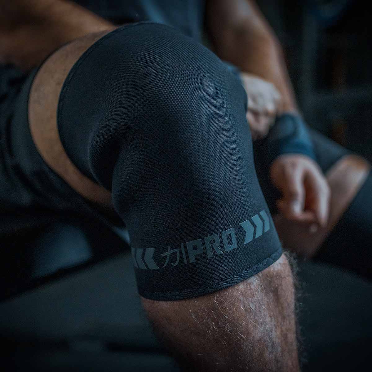 7mm Inferno PRO Knee Sleeves - Extra Stiff Neoprene, Stealth - IPF