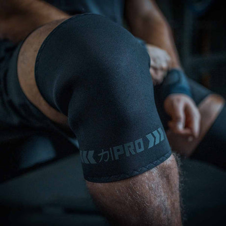 7mm Inferno PRO Knee Sleeves - Extra Stiff Neoprene, Stealth - IPF Approved - Strength Shop