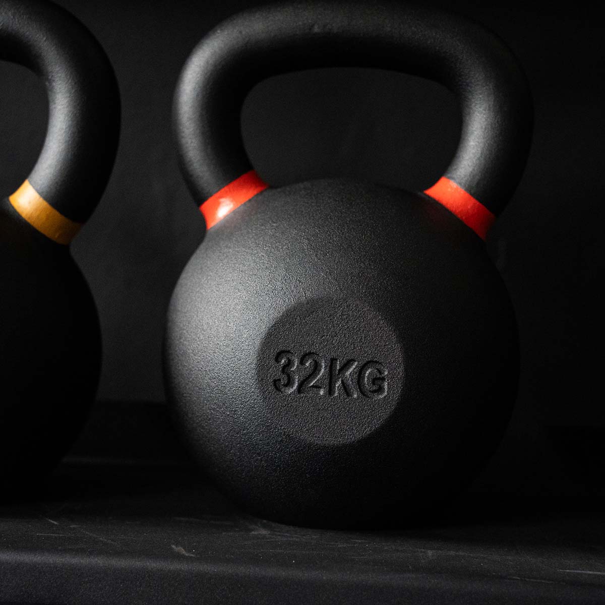 Strength Shop Gusseiserne Kettlebells - Aus Einem Guss, Pulverbeschichtet, 4-64KG